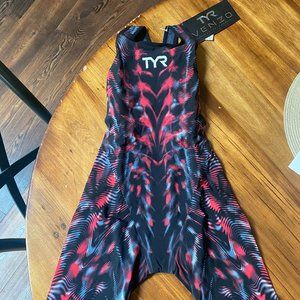 TYR Venzo Open Back Tech Suit - size 26